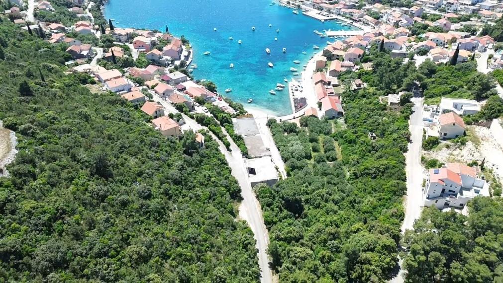 Investičná príležitosť na juhu Korčule – pozemok pri pláži