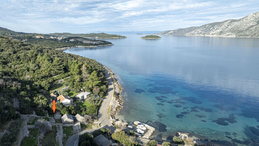Pozemok s možnosťou kotvenia člna – výnimočná príležitosť na Korčuli