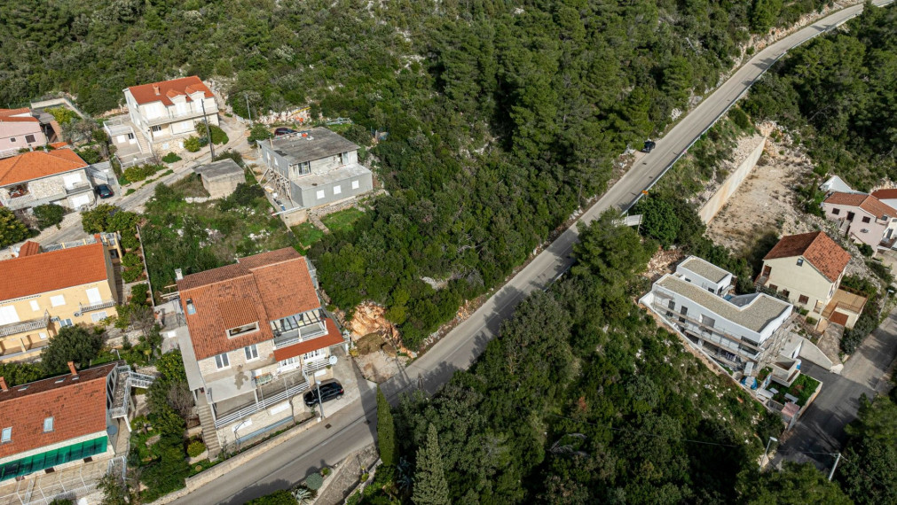 Slnečný pozemok len kúsok od pláže – ideálny pre apartmánový dom