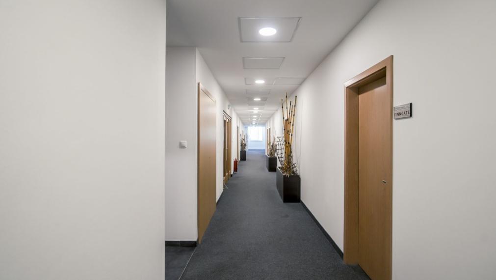 Reprezentatívna polyfunkčná budova so skladom a parkovaním v atraktívnej lokalite, Bratislava - Nové Mesto TOP