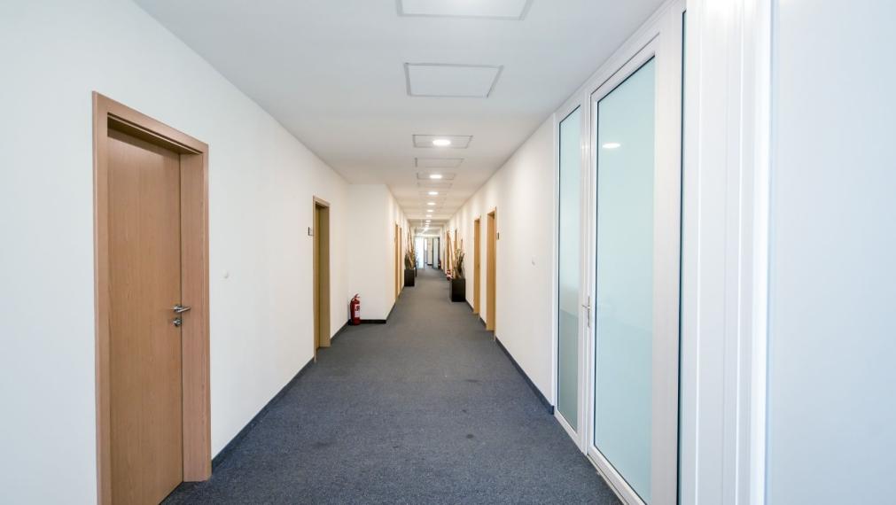 Reprezentatívna polyfunkčná budova so skladom a parkovaním v atraktívnej lokalite, Bratislava - Nové Mesto TOP