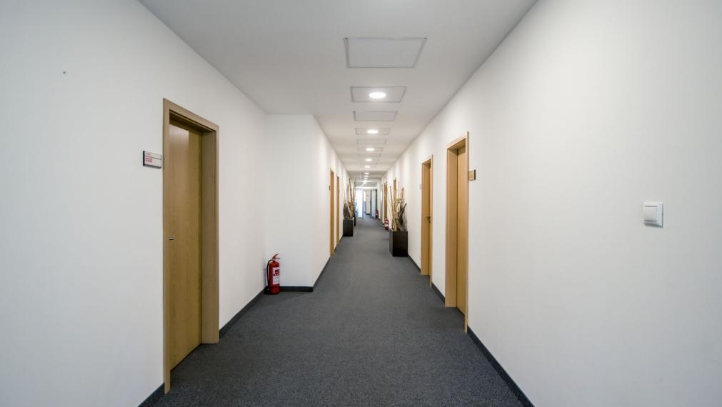 Reprezentatívna polyfunkčná budova so skladom a parkovaním v atraktívnej lokalite, Bratislava - Nové Mesto TOP