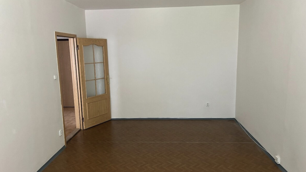 Priestranný 3-izbový byt s loggiou v centre Senca – ideálny na bývanie aj investíciu