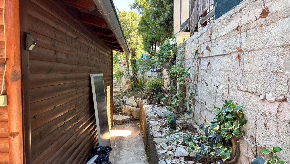 Kúzelná ekologická chatka v Duga Uvala – Iba 400 m od mora!