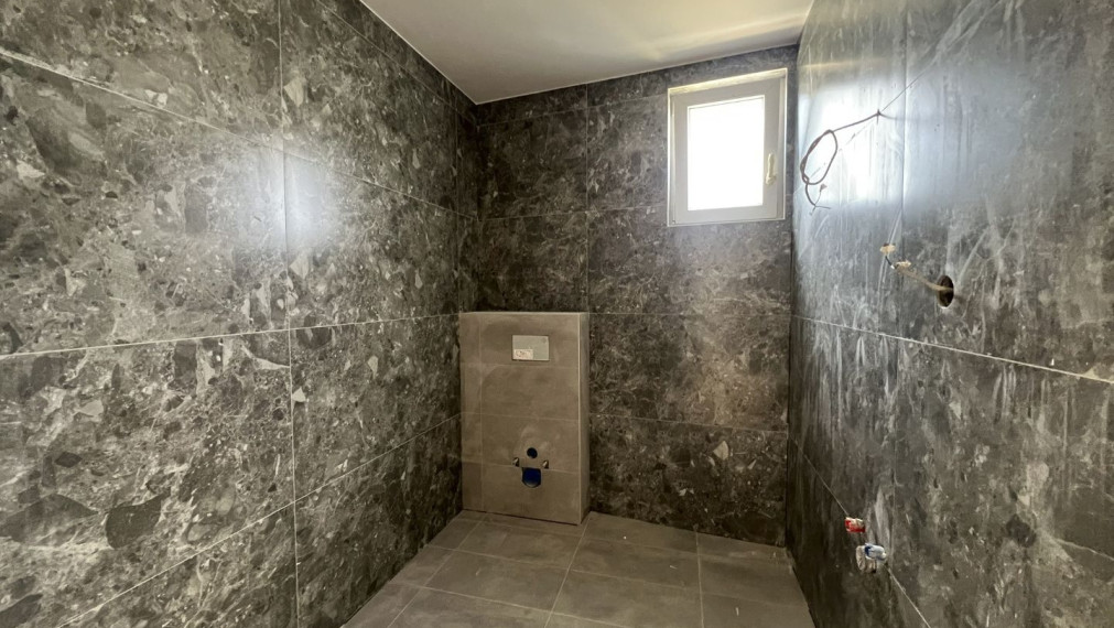 Štýlový 3-izbový byt v novostavbe pri mori – Mandre, Pag