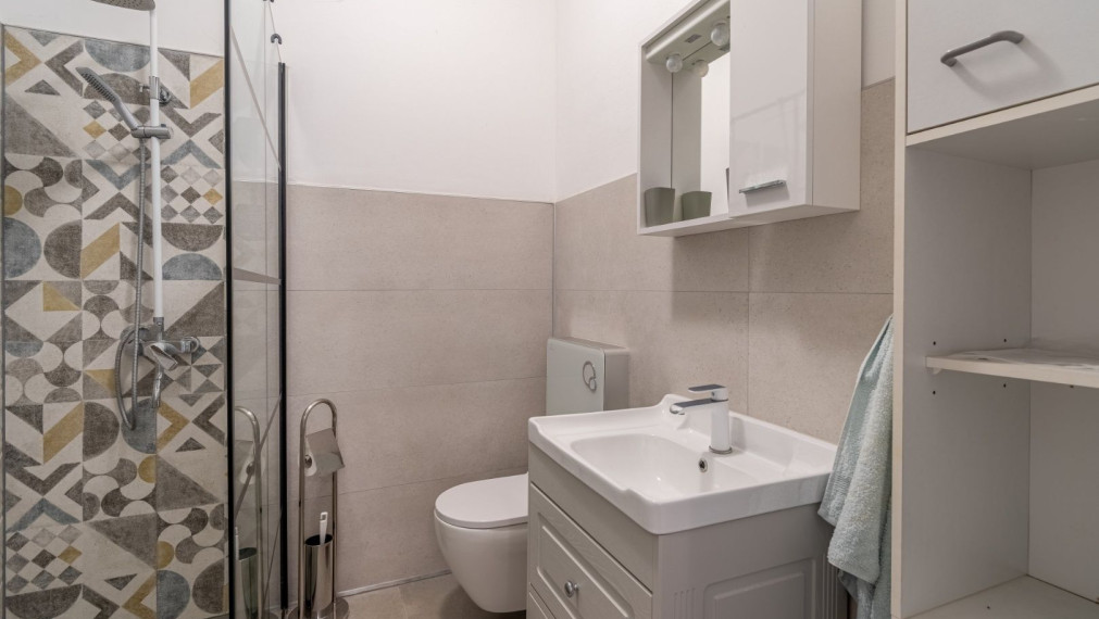 Krásny dvojdom s bazénom a výhľadom na more – Peruški