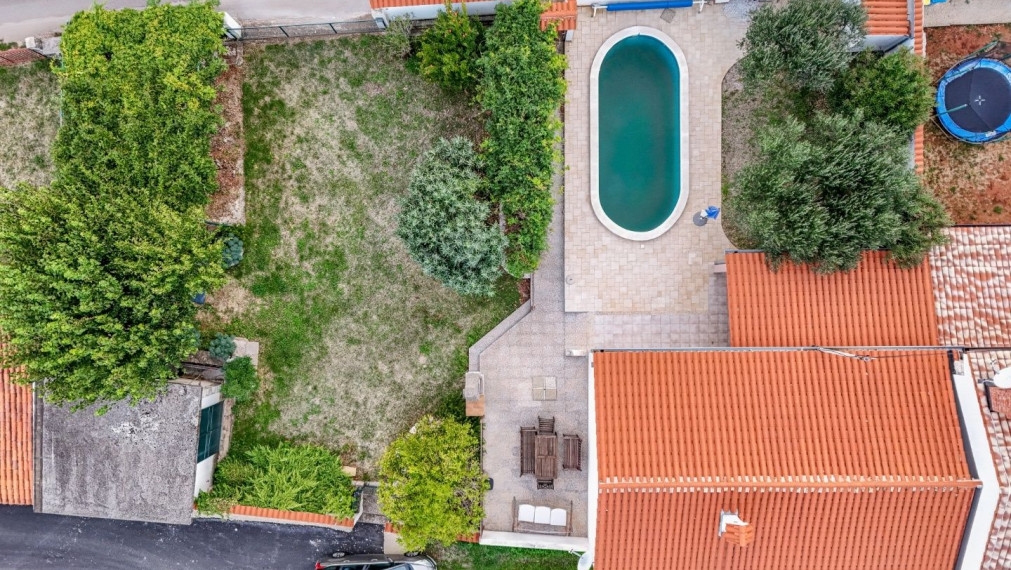 Krásny dvojdom s bazénom a výhľadom na more – Peruški