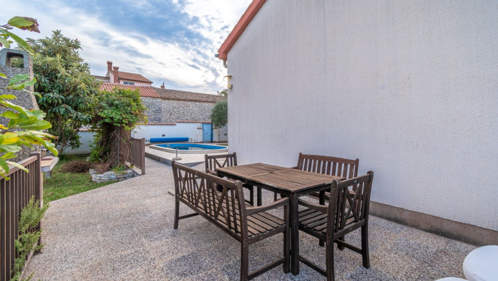 Krásny dvojdom s bazénom a výhľadom na more – Peruški