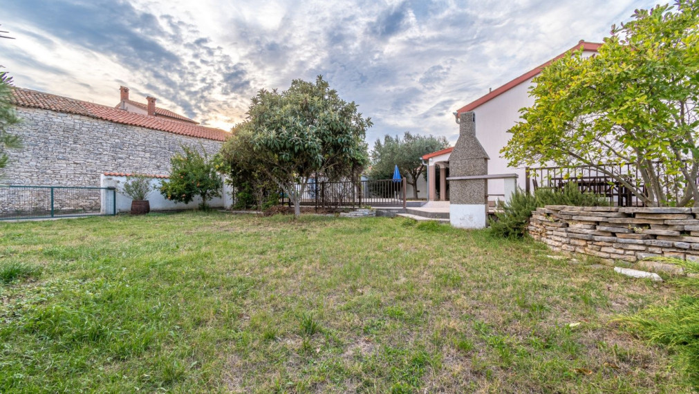 Krásny dvojdom s bazénom a výhľadom na more – Peruški