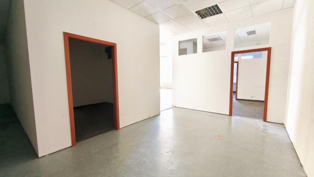 OBCHODNÝ PRIESTOR NA PRENÁJOM, Trenčianska ulica