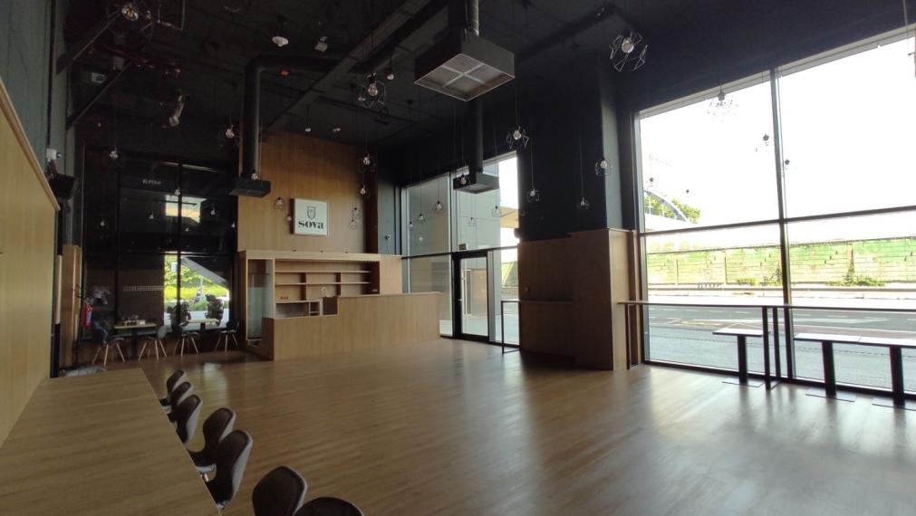 Obchodné priestory vhodné na showroom, EINPARK, Einsteinova-Petržalka