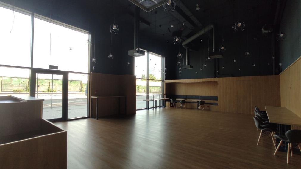 Obchodné priestory vhodné na showroom, EINPARK, Einsteinova-Petržalka
