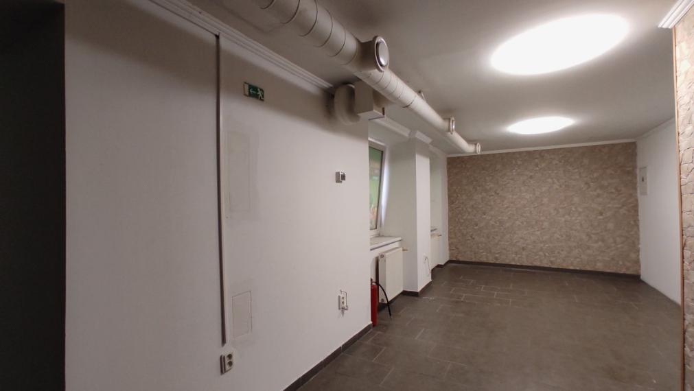 Obchodný priestor vhodný aj na kaviareň na PREDAJ, Záhradnícka – RUŽINOV, BA2