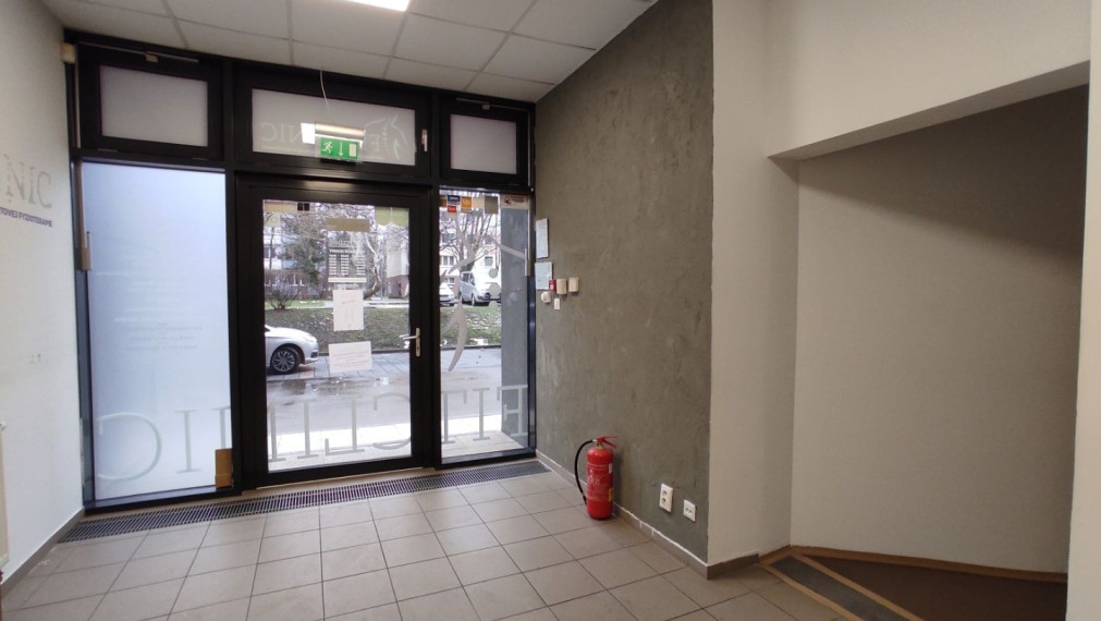 Priestor 300m2 so ZDRAVOTNÍCKYM ŠTANDARDOM, Hotel Bratislava