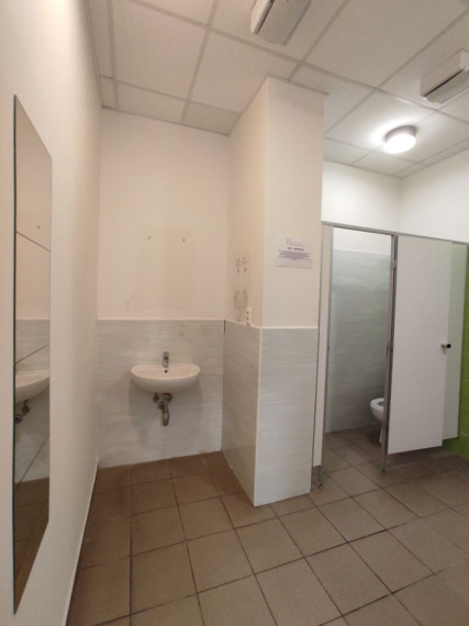 Priestor 300m2 so ZDRAVOTNÍCKYM ŠTANDARDOM, Hotel Bratislava