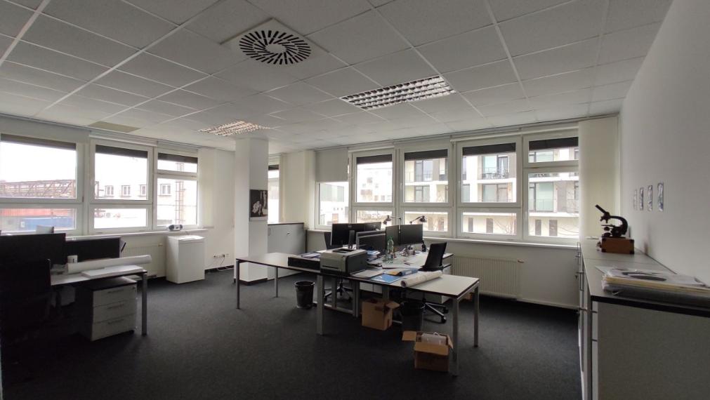 Administratívny celok 4 kancelárií 200m2, s terasou a parkovaním, Račianska ulica, BA3