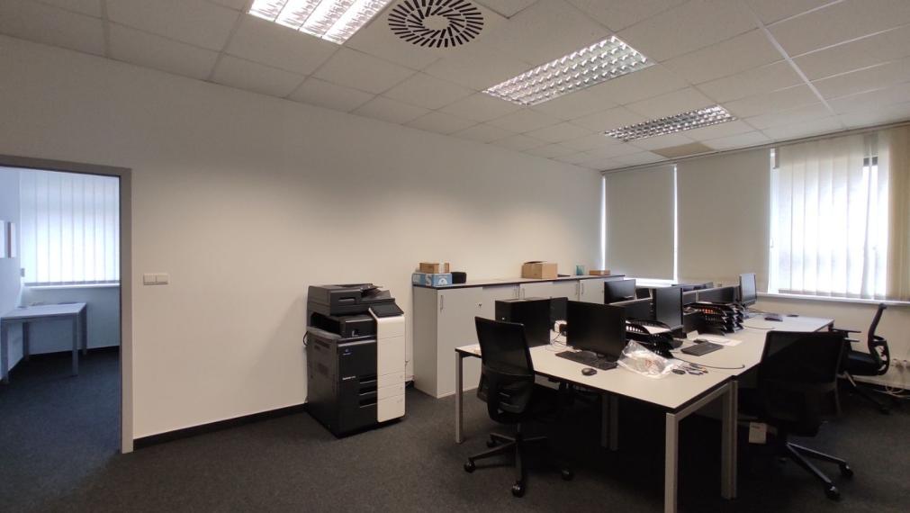 Administratívny celok 4 kancelárií 200m2, s terasou a parkovaním, Račianska ulica, BA3