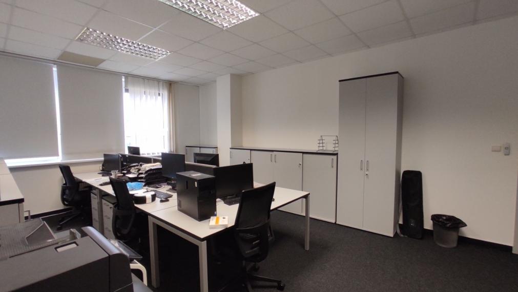 Administratívny celok 4 kancelárií 200m2, s terasou a parkovaním, Račianska ulica, BA3
