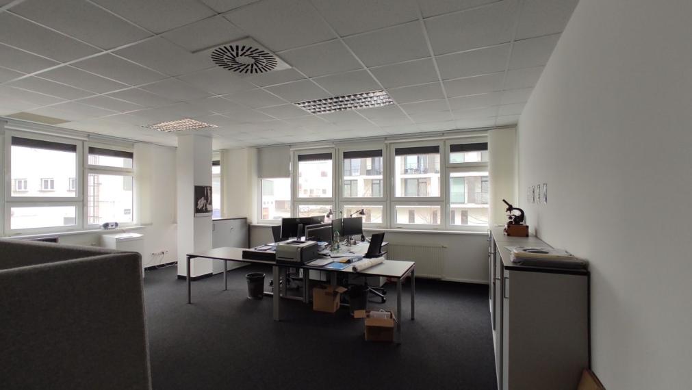 Administratívny celok 4 kancelárií 200m2, s terasou a parkovaním, Račianska ulica, BA3