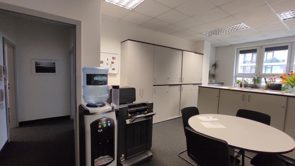 Administratívny celok 4 kancelárií 200m2, s terasou a parkovaním, Račianska ulica, BA3