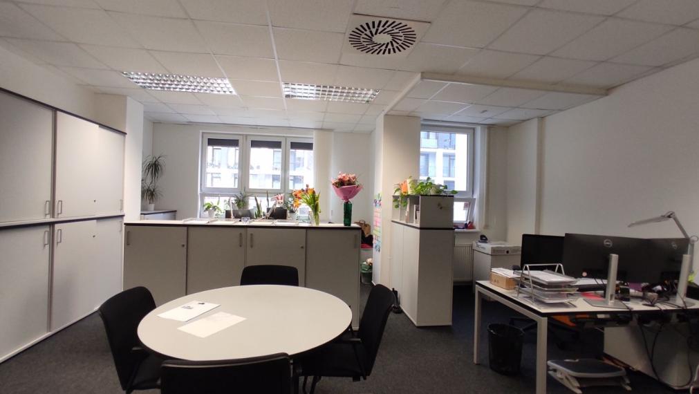 Administratívny celok 4 kancelárií 200m2, s terasou a parkovaním, Račianska ulica, BA3