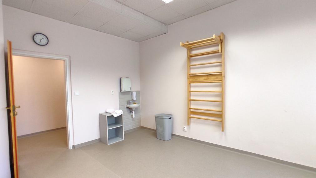 Priestory vhodné na fyzio, masáže, kliniku s parkovaním na Bajkalskej ulici, BAII, 394m2