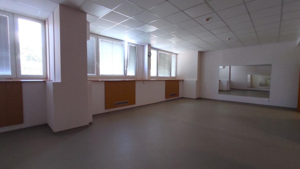 Priestory vhodné na fyzio, masáže, kliniku s parkovaním na Bajkalskej ulici, BAII, 394m2