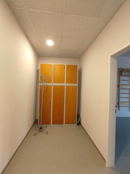 Priestory vhodné na fyzio, masáže, kliniku s parkovaním na Bajkalskej ulici, BAII, 394m2