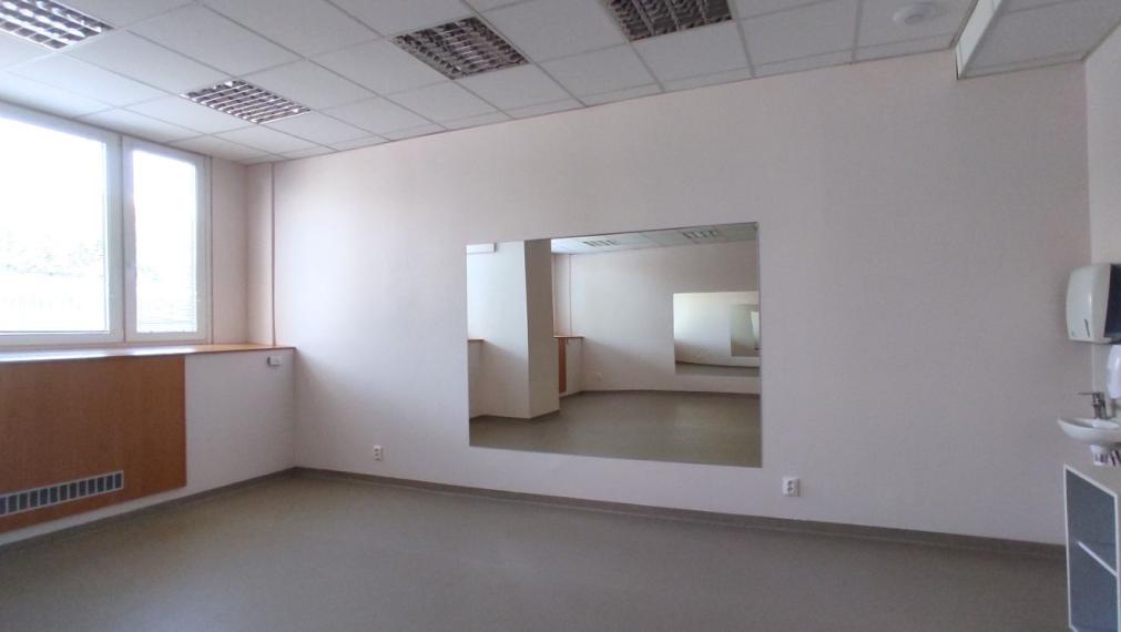 Priestory vhodné na fyzio, masáže, kliniku s parkovaním na Bajkalskej ulici, BAII, 394m2