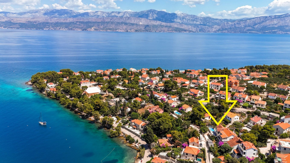 Priestranný dom s výhľadom na more, atraktívna lokalita, Splitska, ostrov Brač