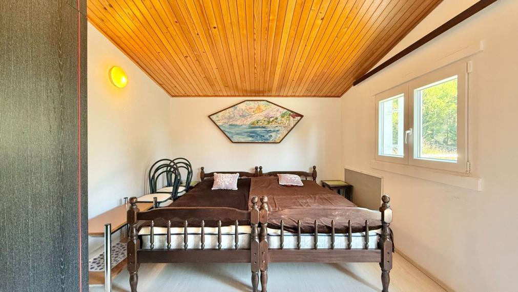 Dom s tromi apartmánmi v centre, Starigrad Paklenica