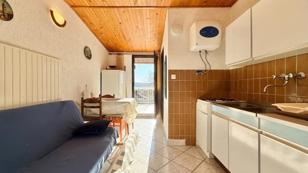 Dom s tromi apartmánmi v centre, Starigrad Paklenica