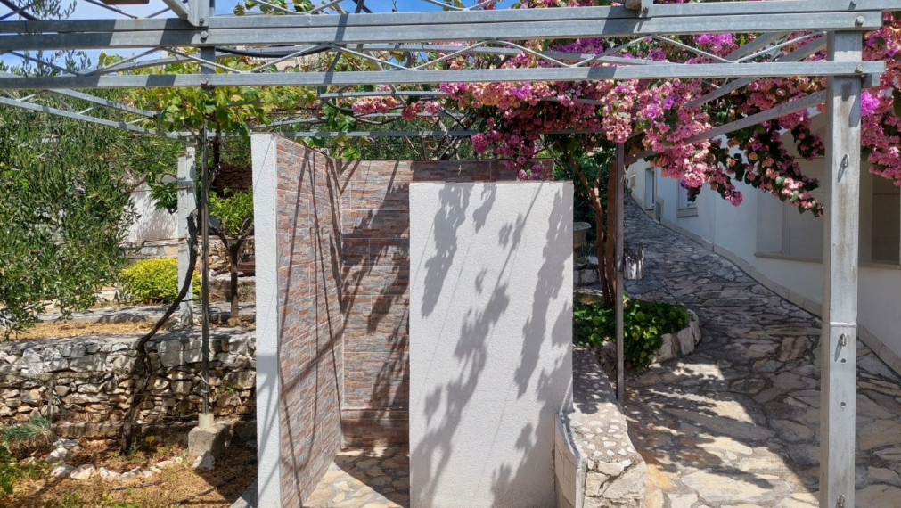 Trogir, Seget Vranjica – Vila s 3 apartmánmi