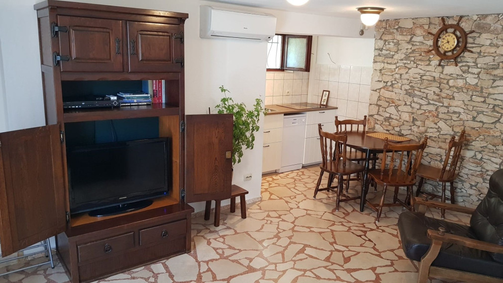 Trogir, Seget Vranjica – Vila s 3 apartmánmi