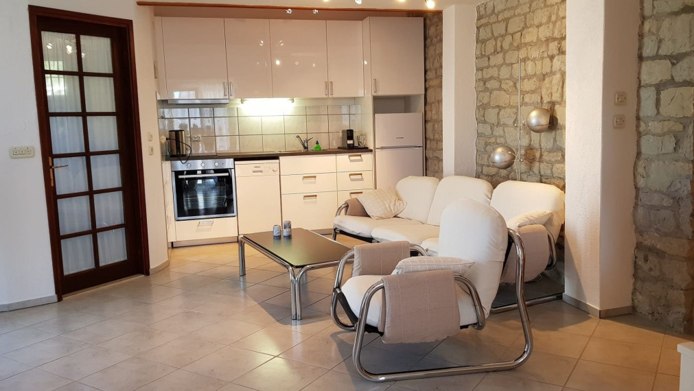 Trogir, Seget Vranjica – Vila s 3 apartmánmi