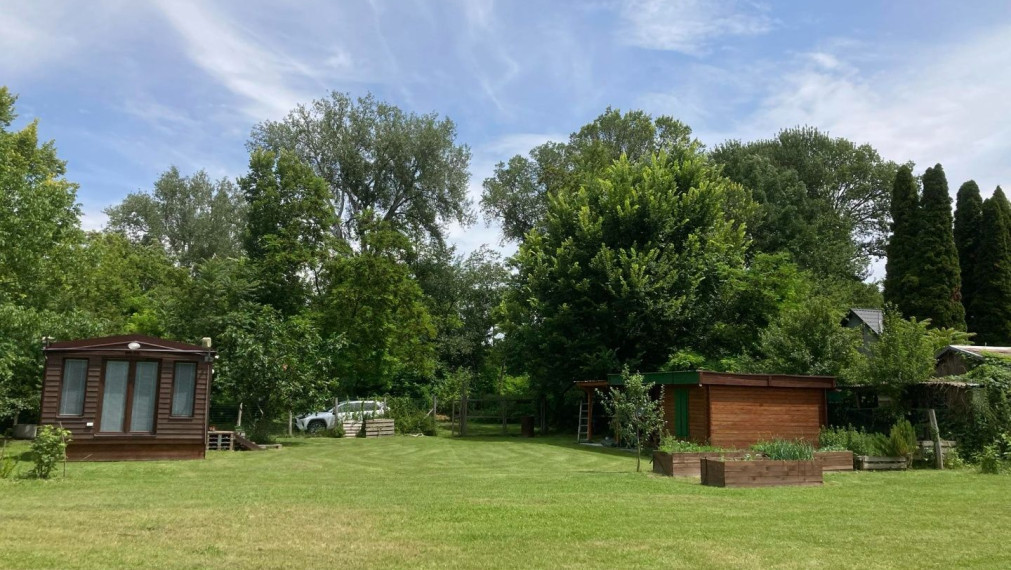 Na predaj pozemok s rekreačnou chalupou