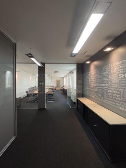 Kancelársky celok v reprezentatívnom historickom objekte v centre, 145 m2