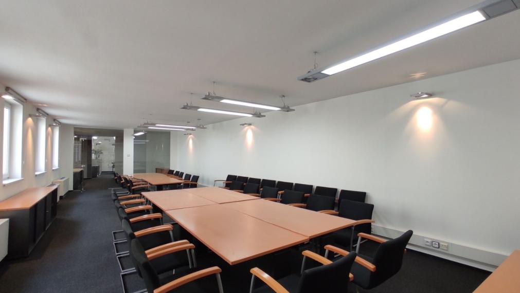 Kancelársky celok v reprezentatívnom historickom objekte v centre, 145 m2
