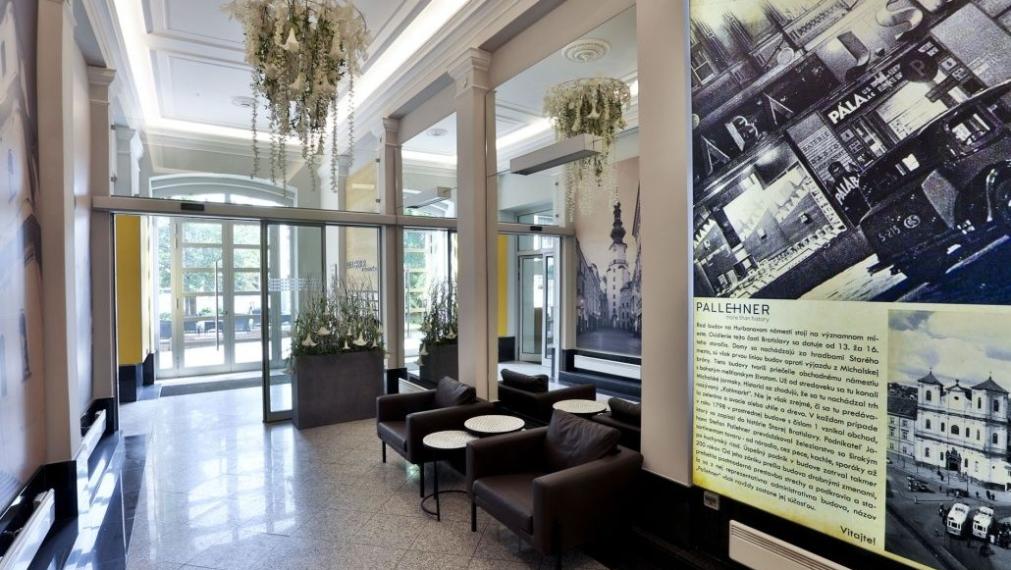 Kancelársky celok v reprezentatívnom historickom objekte v centre, 145 m2