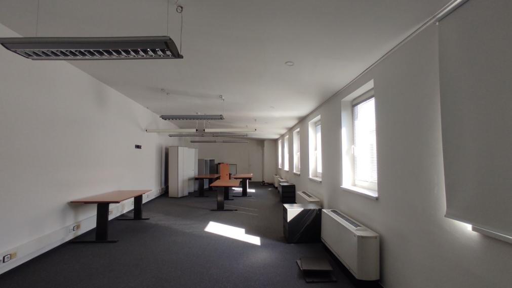 Kancelársky celok v reprezentatívnom historickom objekte v centre, 193,8 m2