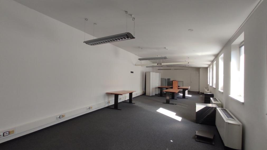Kancelársky celok v reprezentatívnom historickom objekte v centre, 125 m2