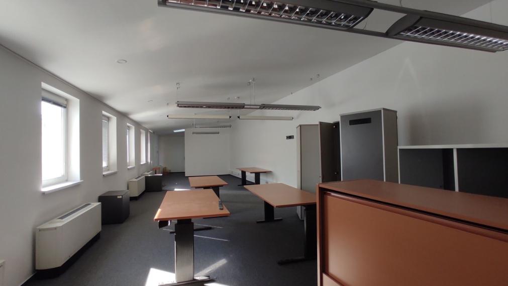 Kancelársky celok v reprezentatívnom historickom objekte v centre, 125 m2
