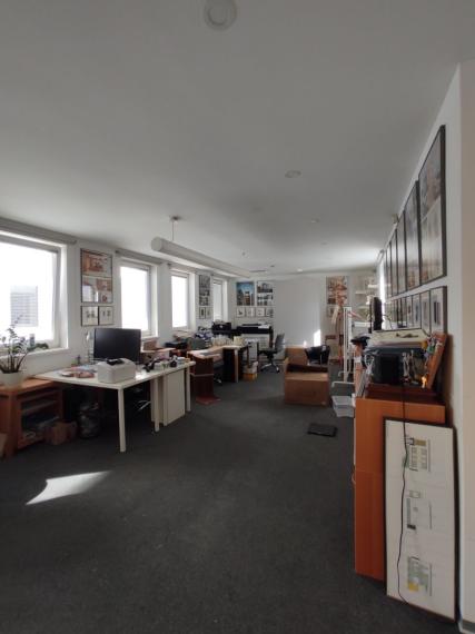 Svetlá 2-kancelária s kuchynkou v reprezentatívnom historickom objekte v centre, 70,80 m2