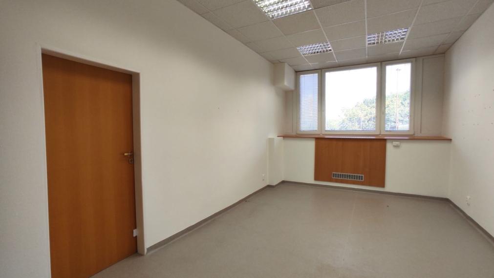 Holiday Inn Bajkalská - Priestory vhodné na fyzio, masáže, kliniku s parkovaním, BAII, 394m2