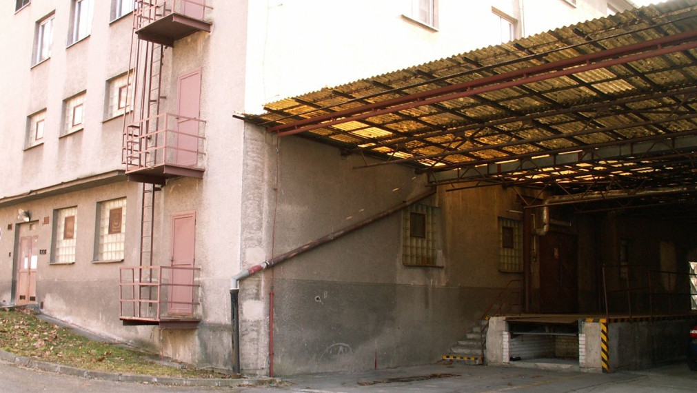 Prenájom skladovej a výrobnej  haly 2771 m2 Holíč