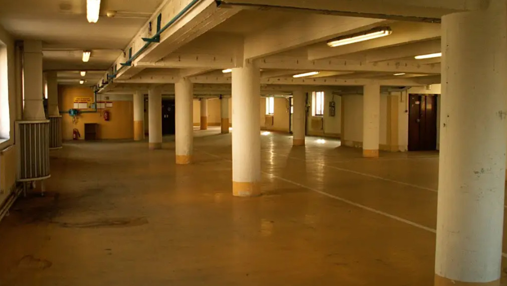 Prenájom skladovej a výrobnej  haly 2771 m2 Holíč