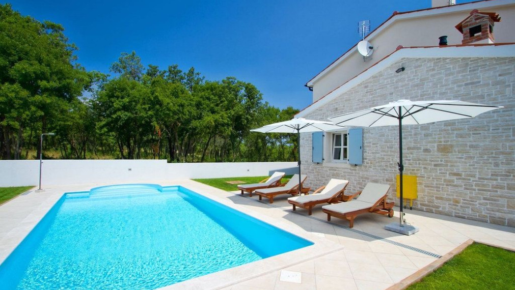 Vila v pokojnom prostredí nad zálivom Raška