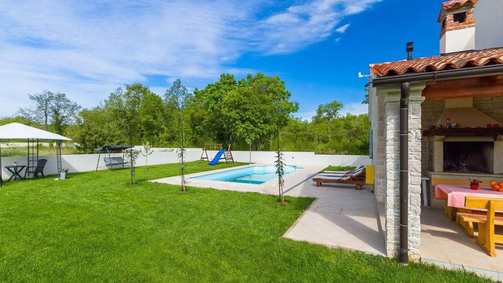 Vila v pokojnom prostredí nad zálivom Raška