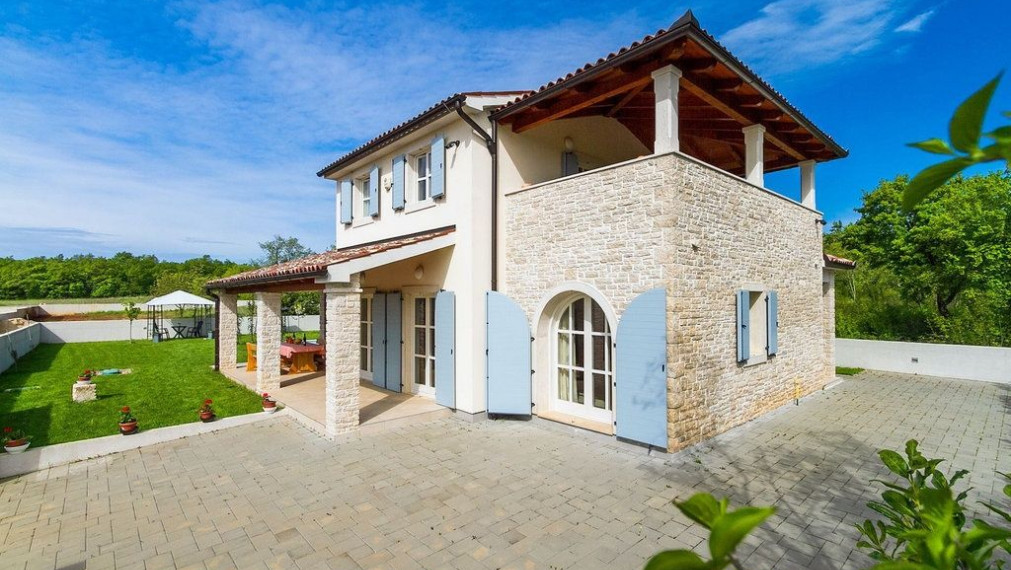 Vila v pokojnom prostredí nad zálivom Raška