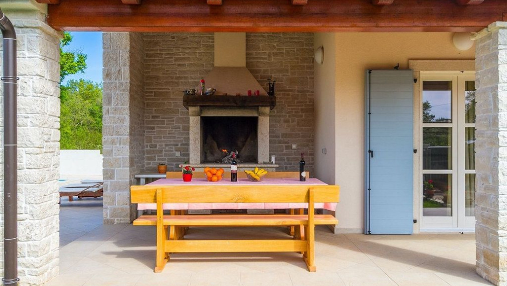 Vila v pokojnom prostredí nad zálivom Raška